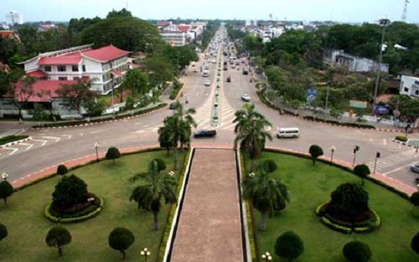 The stunning view of Vientiane when visitors stand on the top of the Patuxay Monument