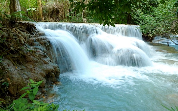 I like listening to the pleasant sound of water when hitting the ground