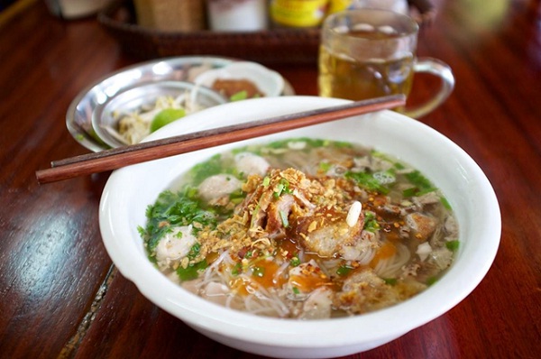 Spicy noodles highlights as the best street foods in Luang Prabang