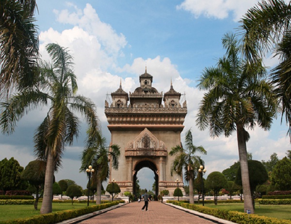 Patuxai gate