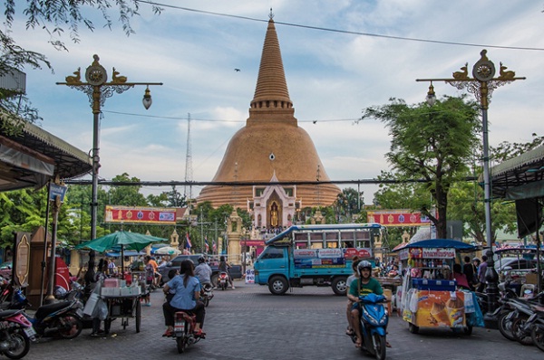 Travelers can see many beautiful scenes when Laos overland