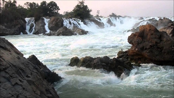 Khone Phapheng waterfall 