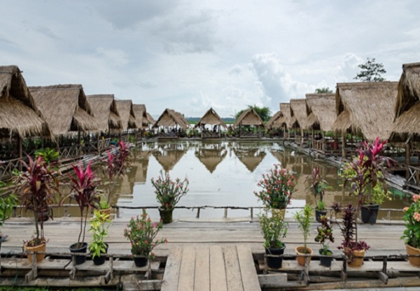 The largest lake lying in the outskirts of the Savannakhet City