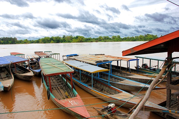Ferry to Don Khong