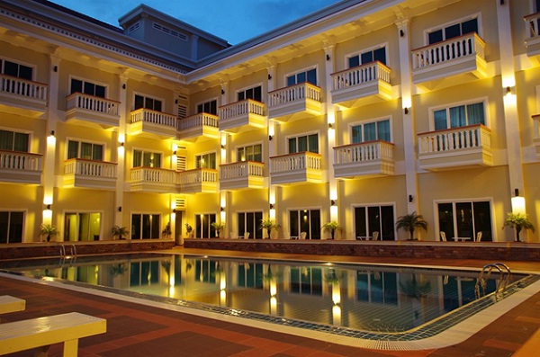 BaoMai Resort by night