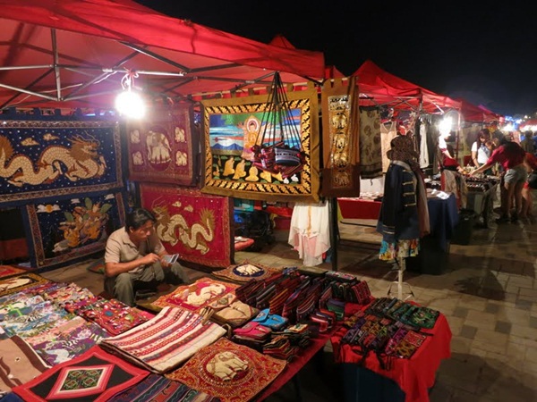 Vientiane night market