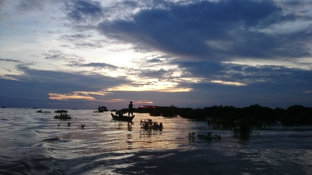 Tonle Sap seems to be larger when the sun sets on this River