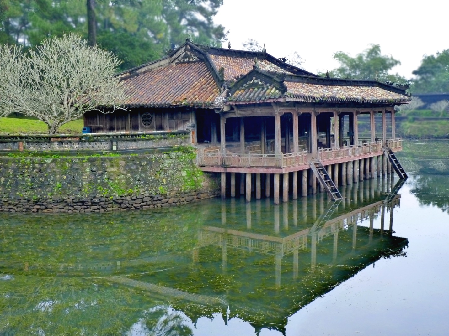 Beautiful design of Tu Duc tomb