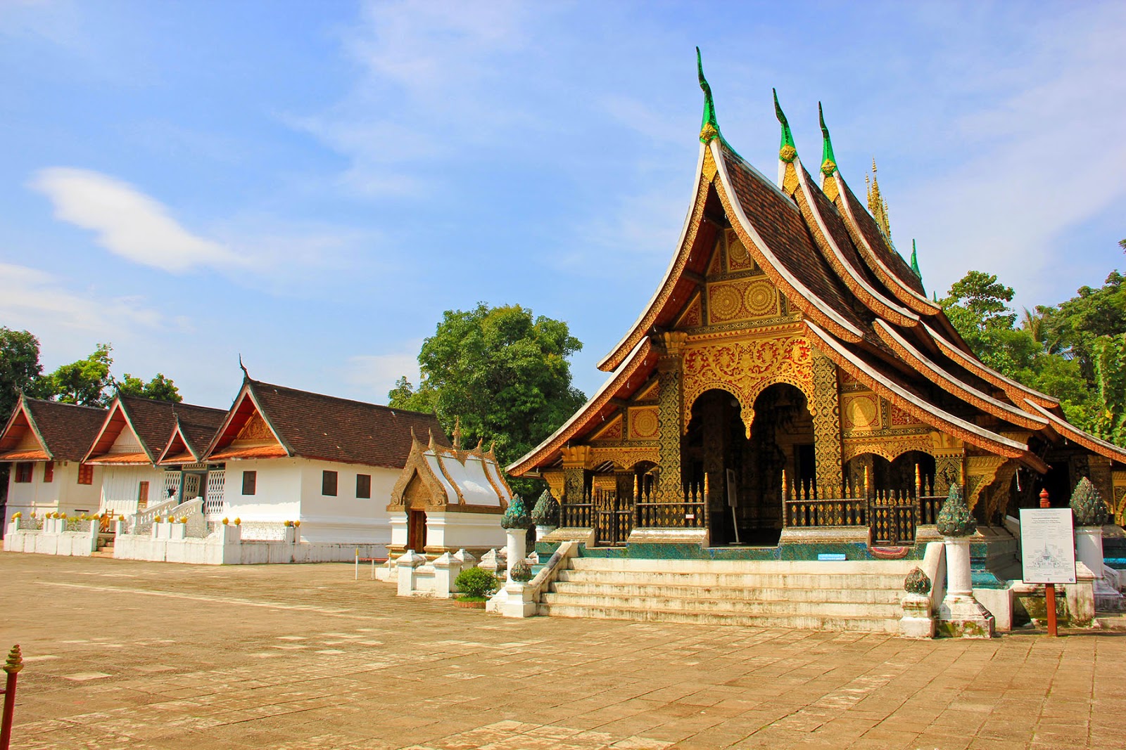 Peaceful scene in Xieng Thong Temple